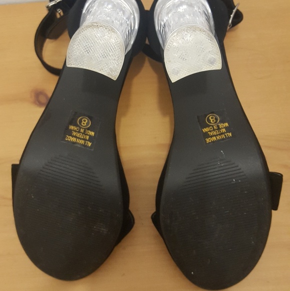 Heels - Picture 3 of 3